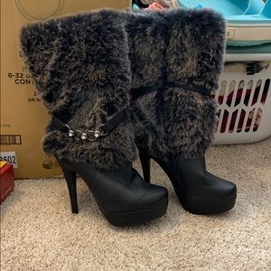 Black fur boots